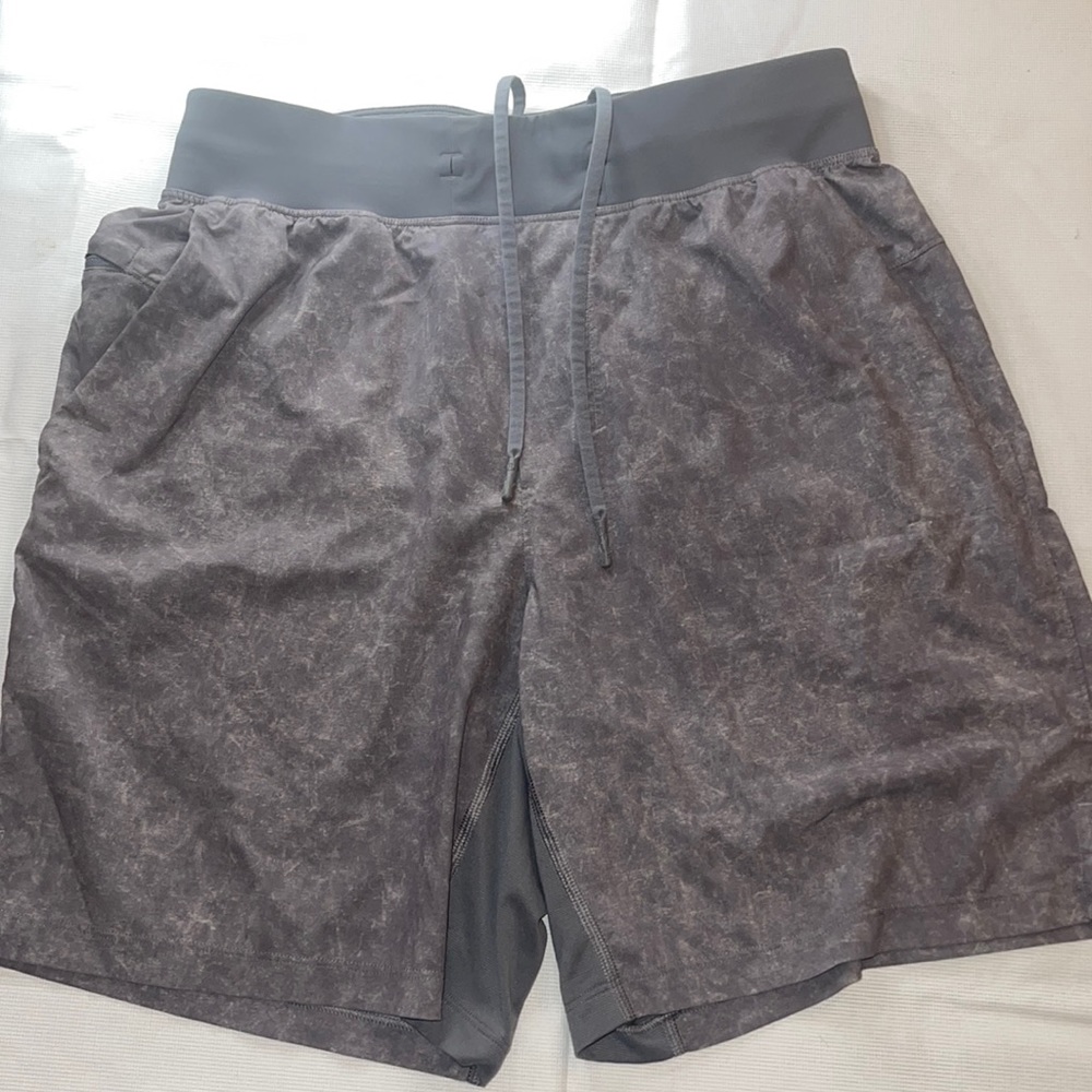 Lululemon Men License to Train Linerless Short 7" Size S